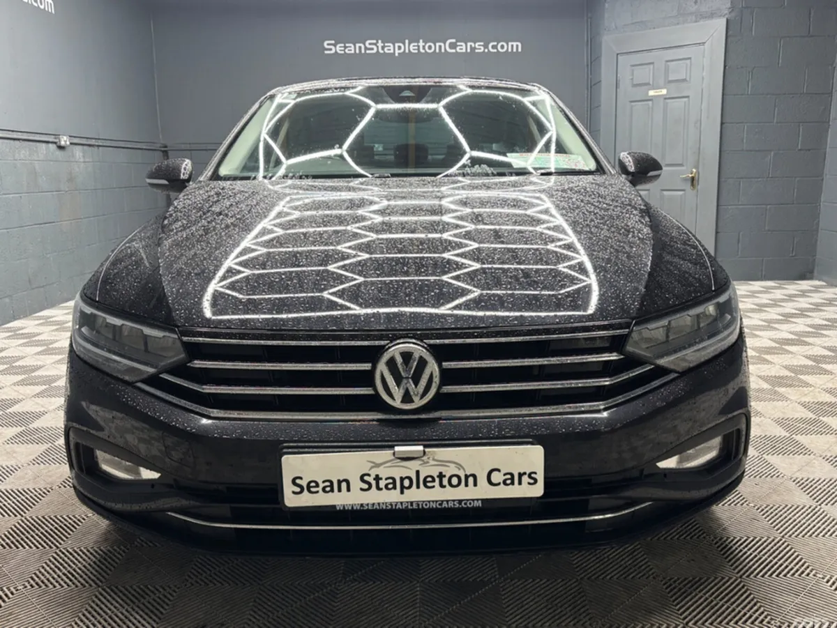 Volkswagen Passat Saloon, Diesel, 2019, Black