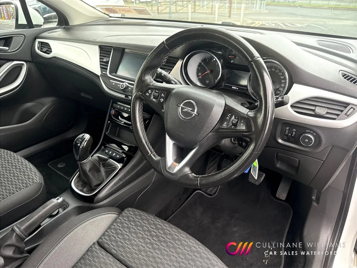 Opel Astra Hatchback, Petrol, 2020, White