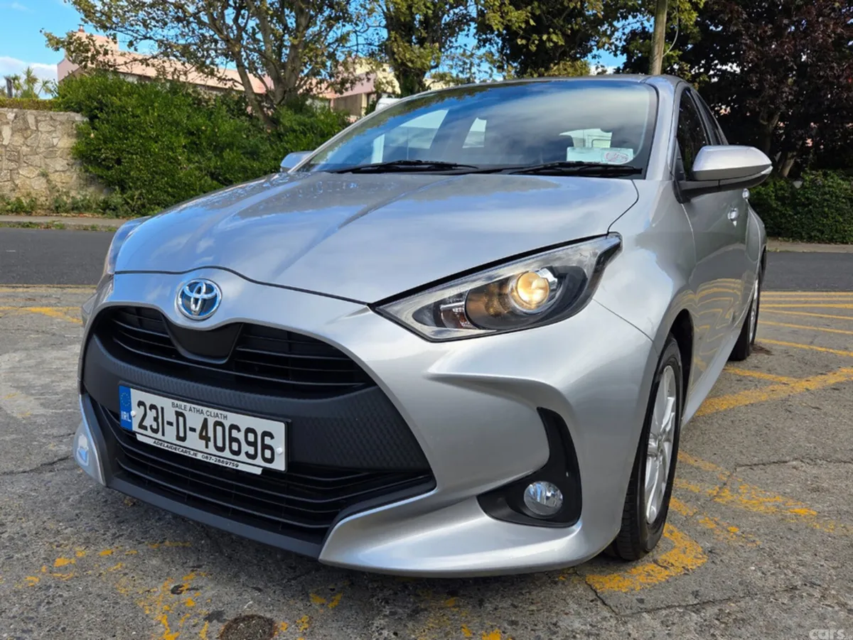 Toyota Yaris Hatchback, Petrol Hybrid, 2023, Grey