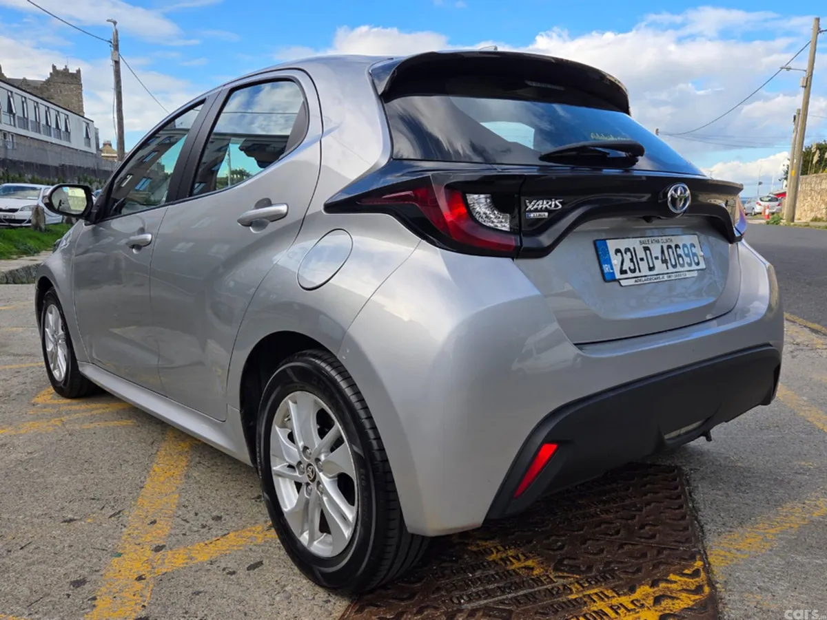 Toyota Yaris Hatchback, Petrol Hybrid, 2023, Grey
