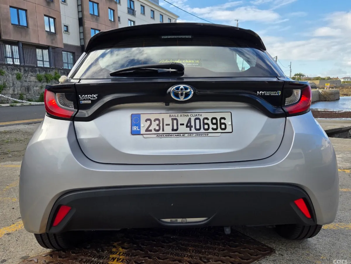 Toyota Yaris Hatchback, Petrol Hybrid, 2023, Grey