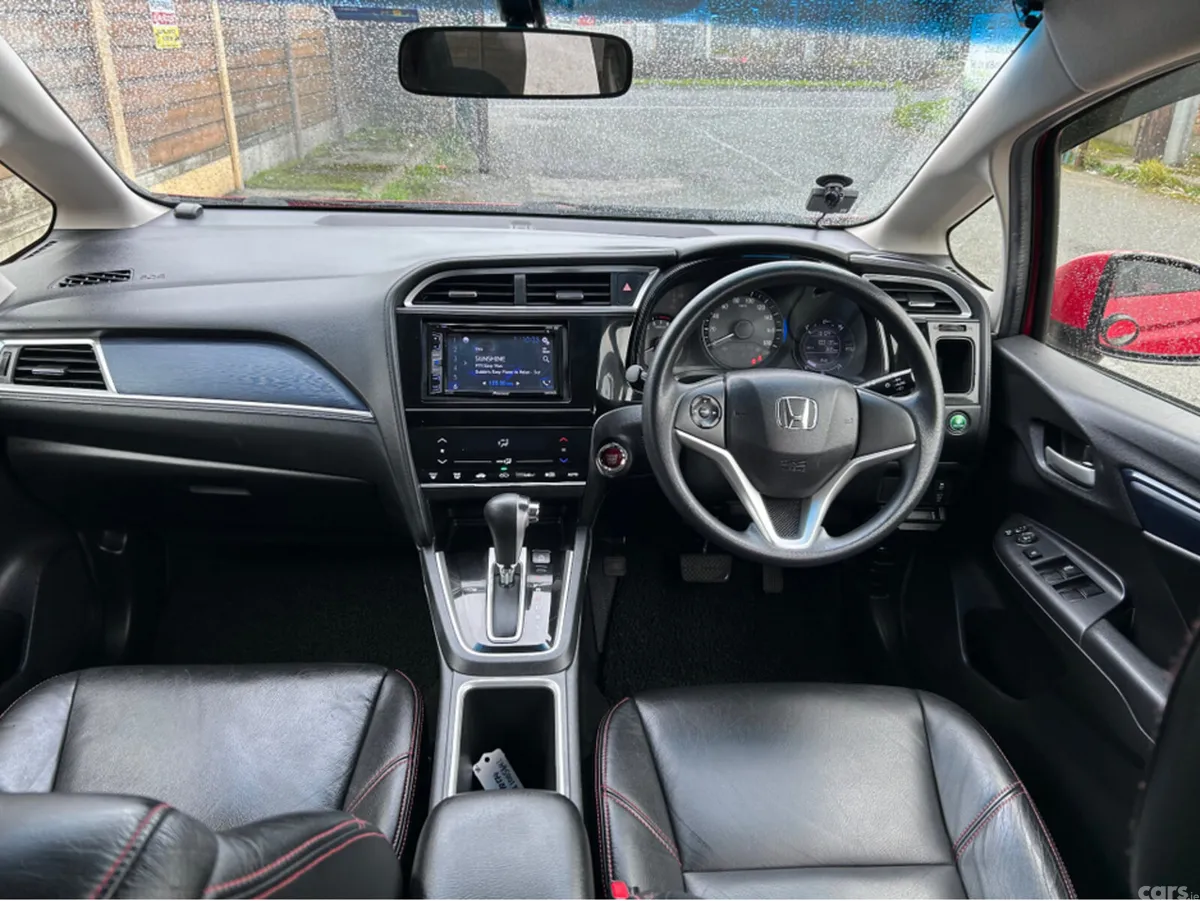 Honda Shuttle Estate, Petrol, 2016, Red