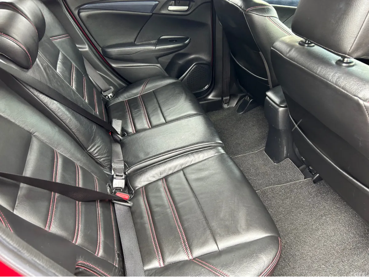 Honda Shuttle Estate, Petrol, 2016, Red