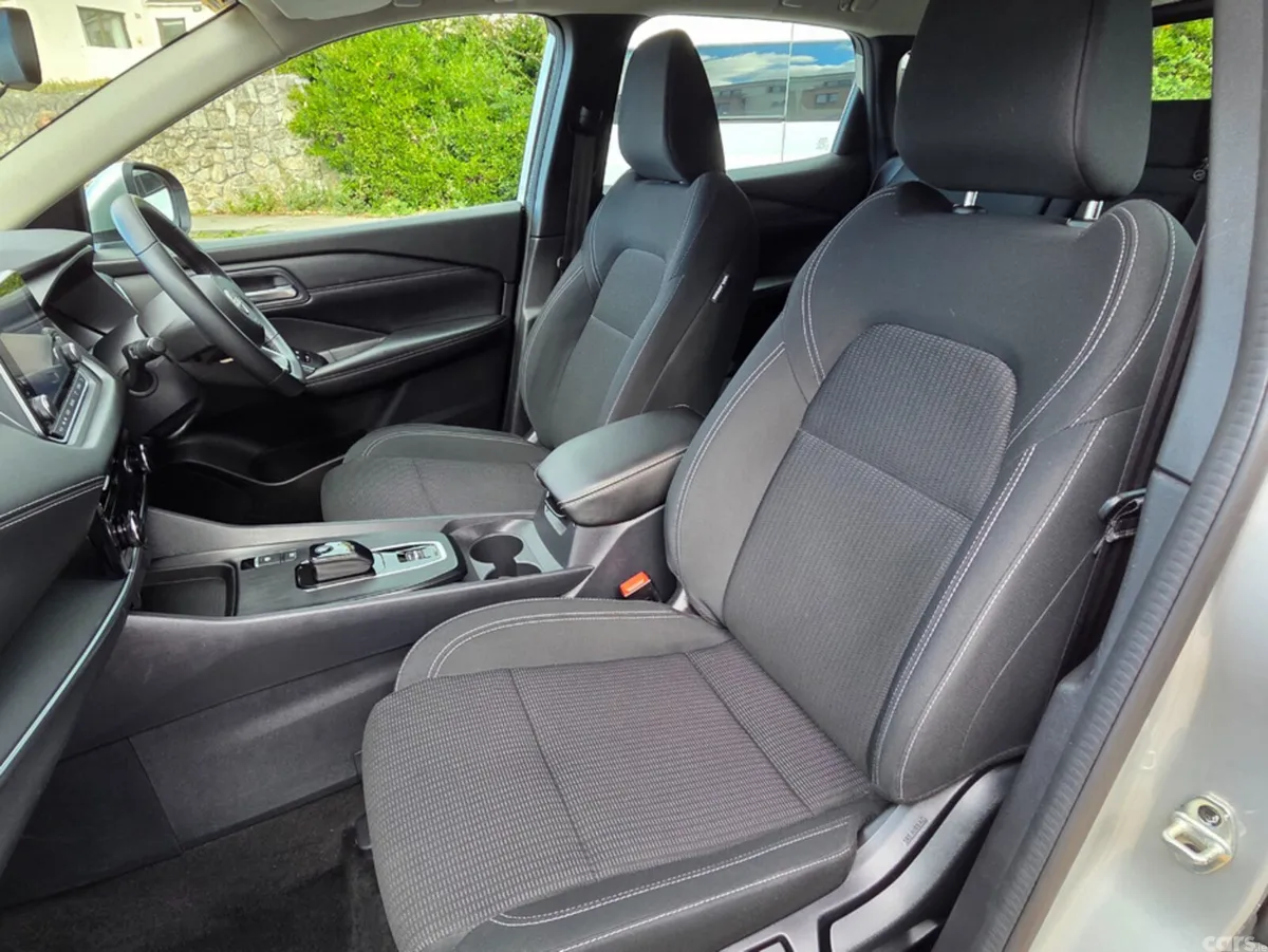 Nissan Qashqai MPV, Petrol, 2024, Grey