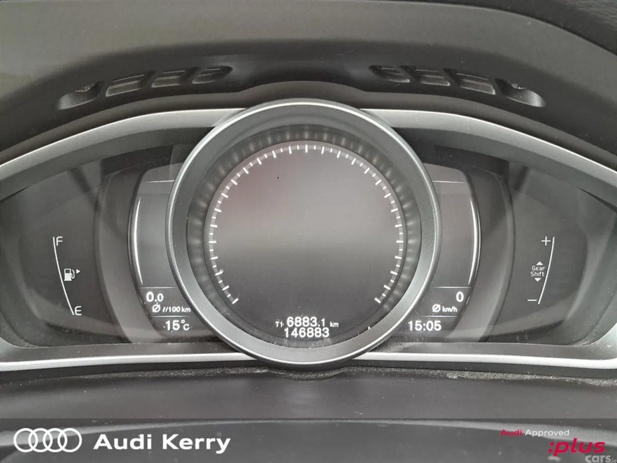 Volvo V40 Hatchback, Diesel, 2017, Blue
