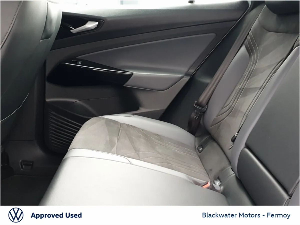 Volkswagen ID.4 Hatchback, Electric, 2023, Grey