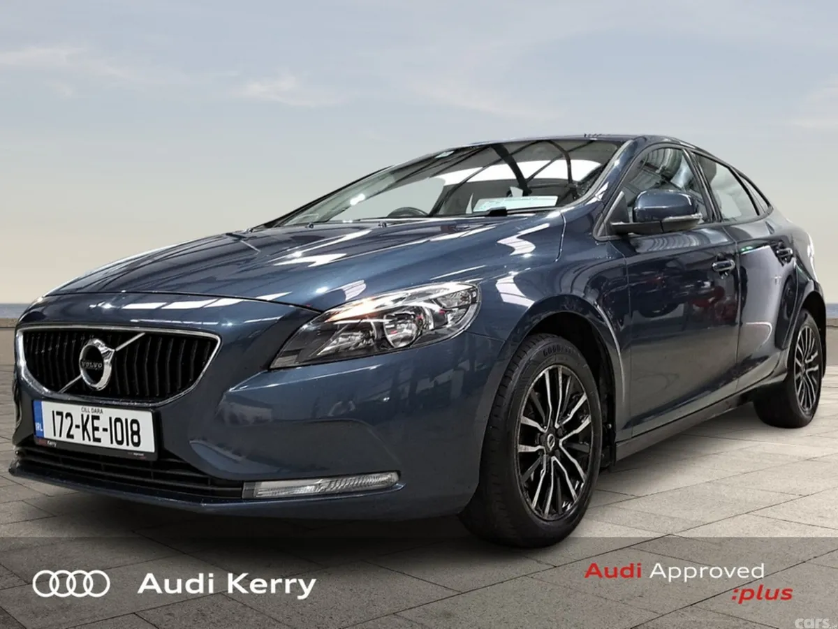 Volvo V40 Hatchback, Diesel, 2017, Blue