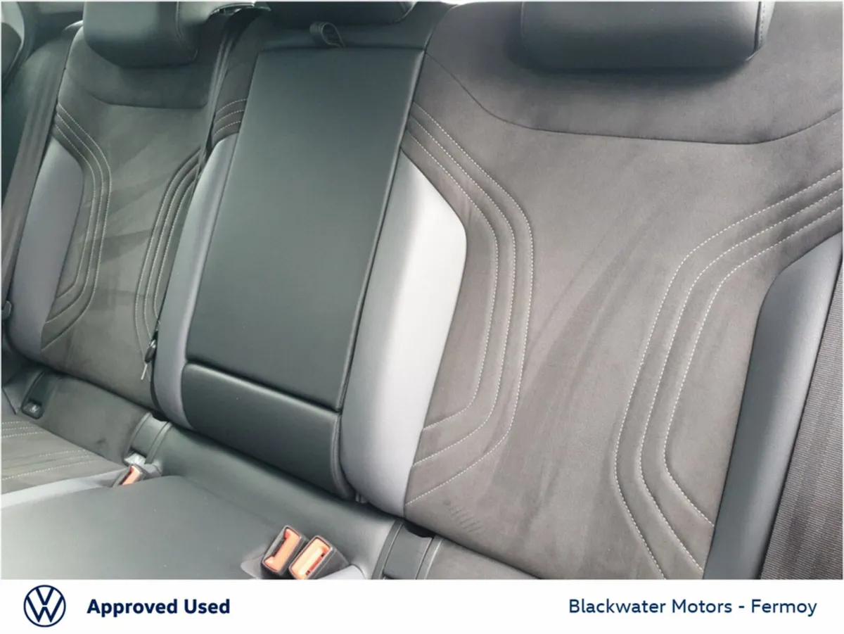 Volkswagen ID.4 Hatchback, Electric, 2023, Grey
