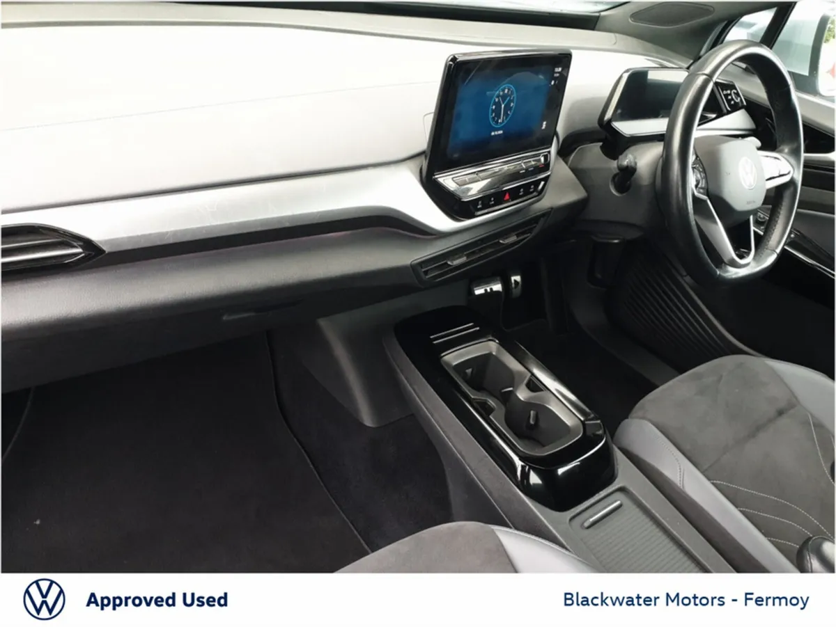 Volkswagen ID.4 Hatchback, Electric, 2023, Grey