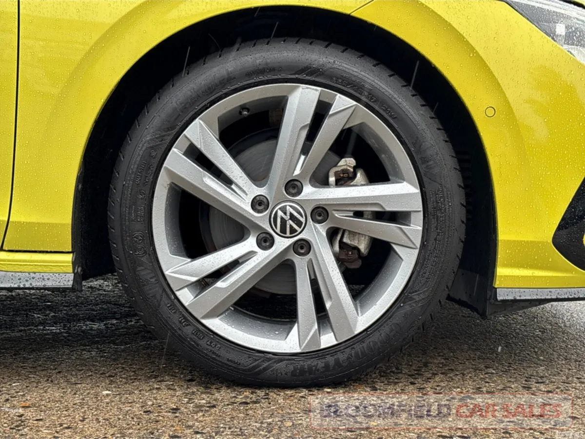 Volkswagen Golf Hatchback, Petrol Hybrid, 2021, Yellow