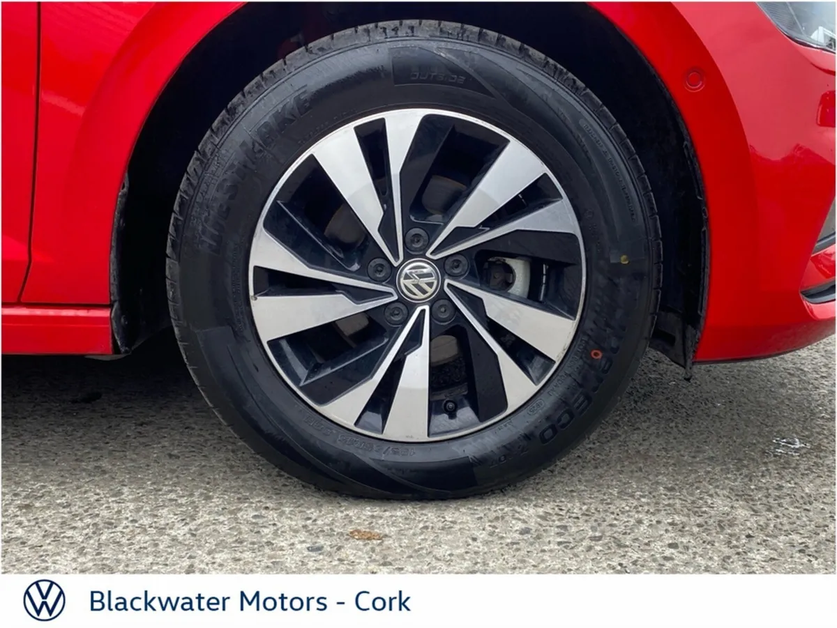 Volkswagen Polo Hatchback, Petrol, 2017, 