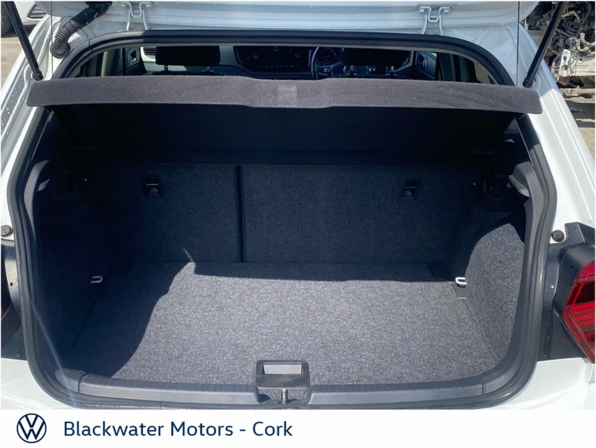 Volkswagen Polo Hatchback, Petrol, 2017, 
