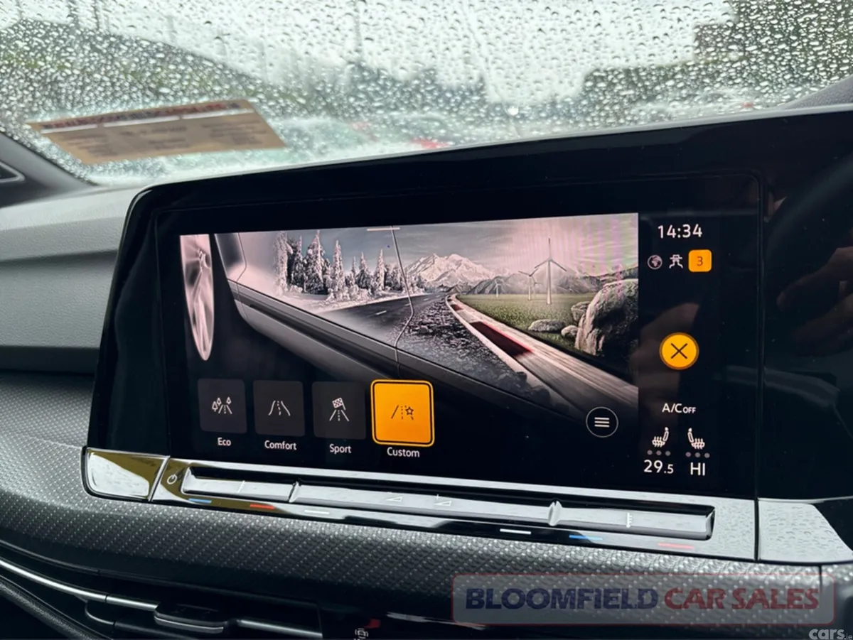 Volkswagen Golf Hatchback, Petrol Hybrid, 2021, Yellow
