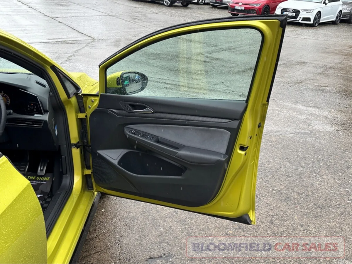 Volkswagen Golf Hatchback, Petrol Hybrid, 2021, Yellow