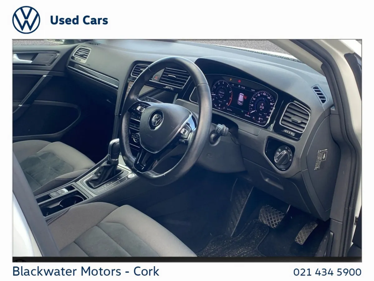 Volkswagen Golf Hatchback, Petrol, 2017, 