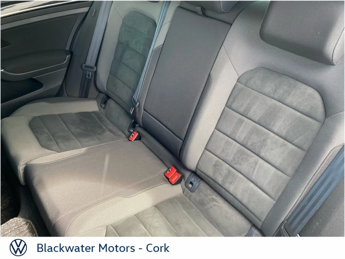 Volkswagen Golf Hatchback, Petrol, 2017, 