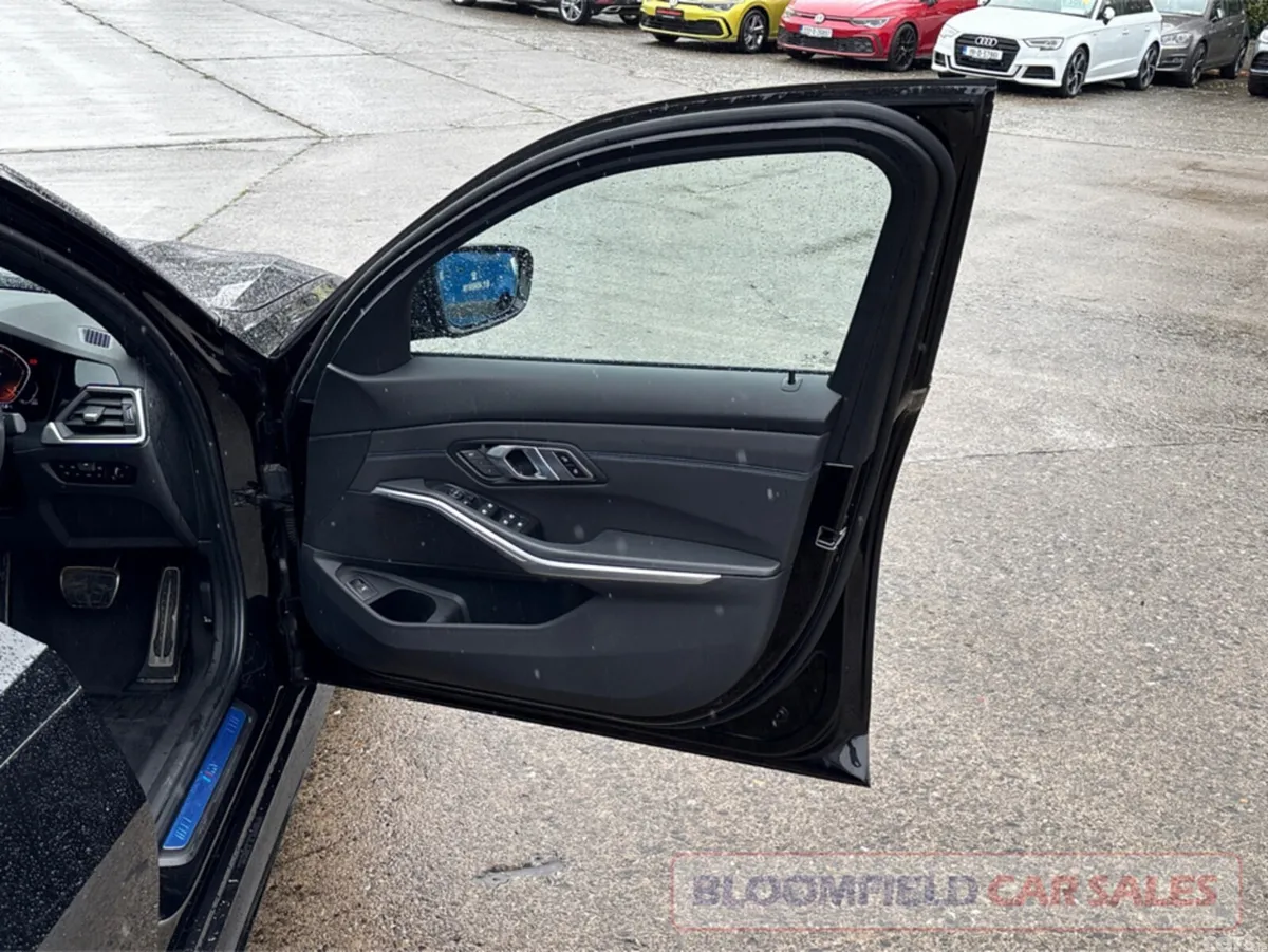 BMW 3-Series Saloon, Diesel, 2019, Black
