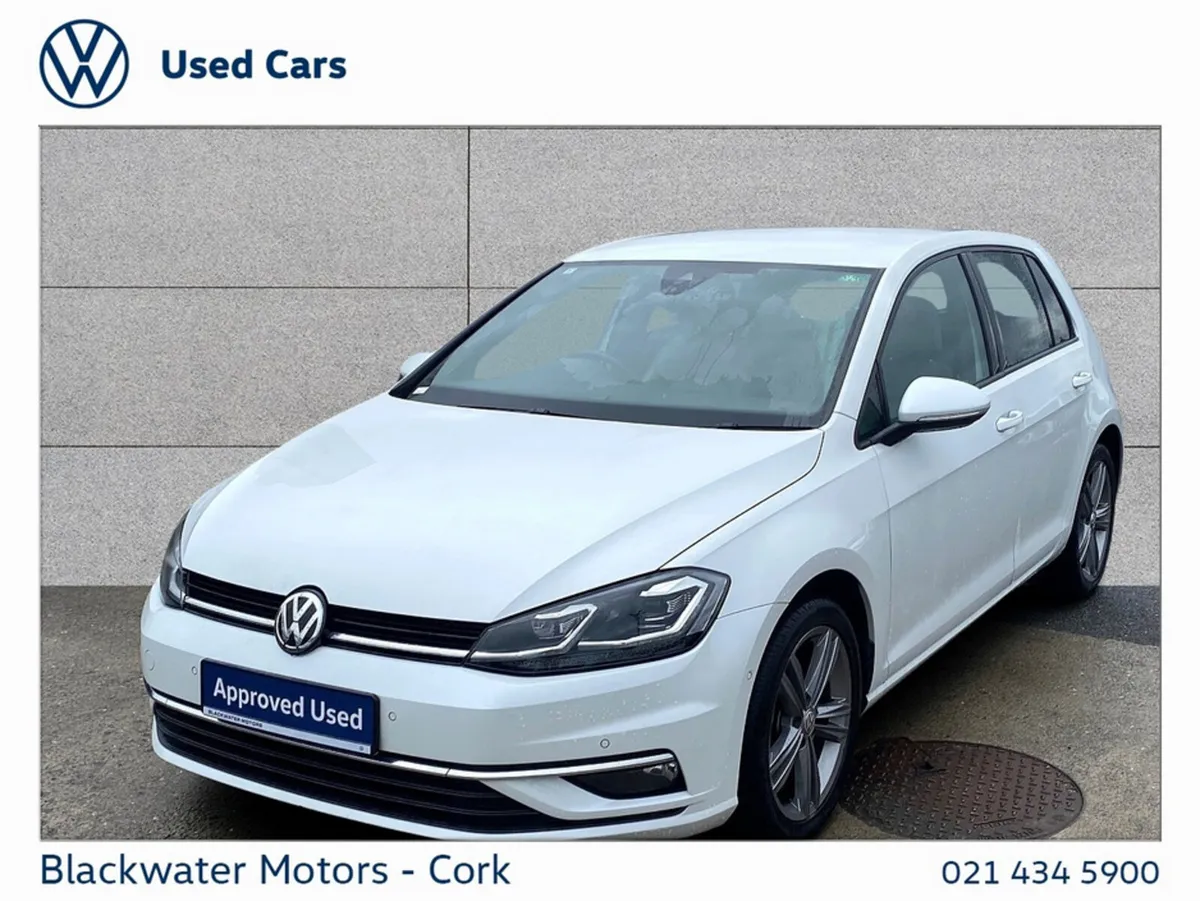 Volkswagen Golf Hatchback, Petrol, 2017, 