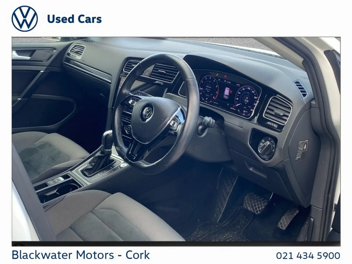 Volkswagen Golf Hatchback, Petrol, 2017, 