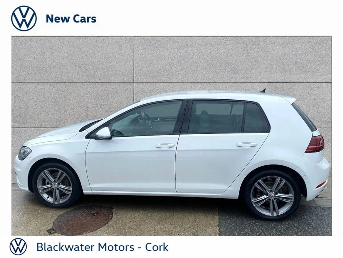 Volkswagen Golf Hatchback, Petrol, 2017, 