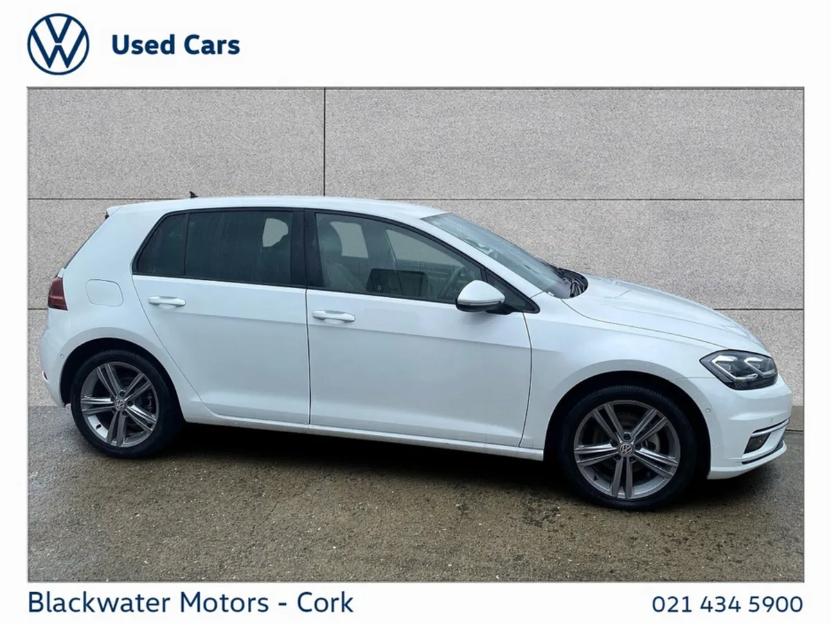 Volkswagen Golf Hatchback, Petrol, 2017, 