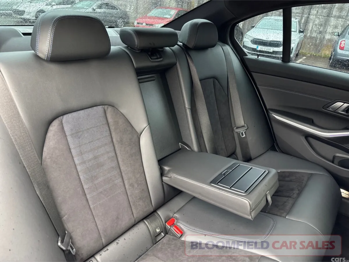 BMW 3-Series Saloon, Diesel, 2019, Black