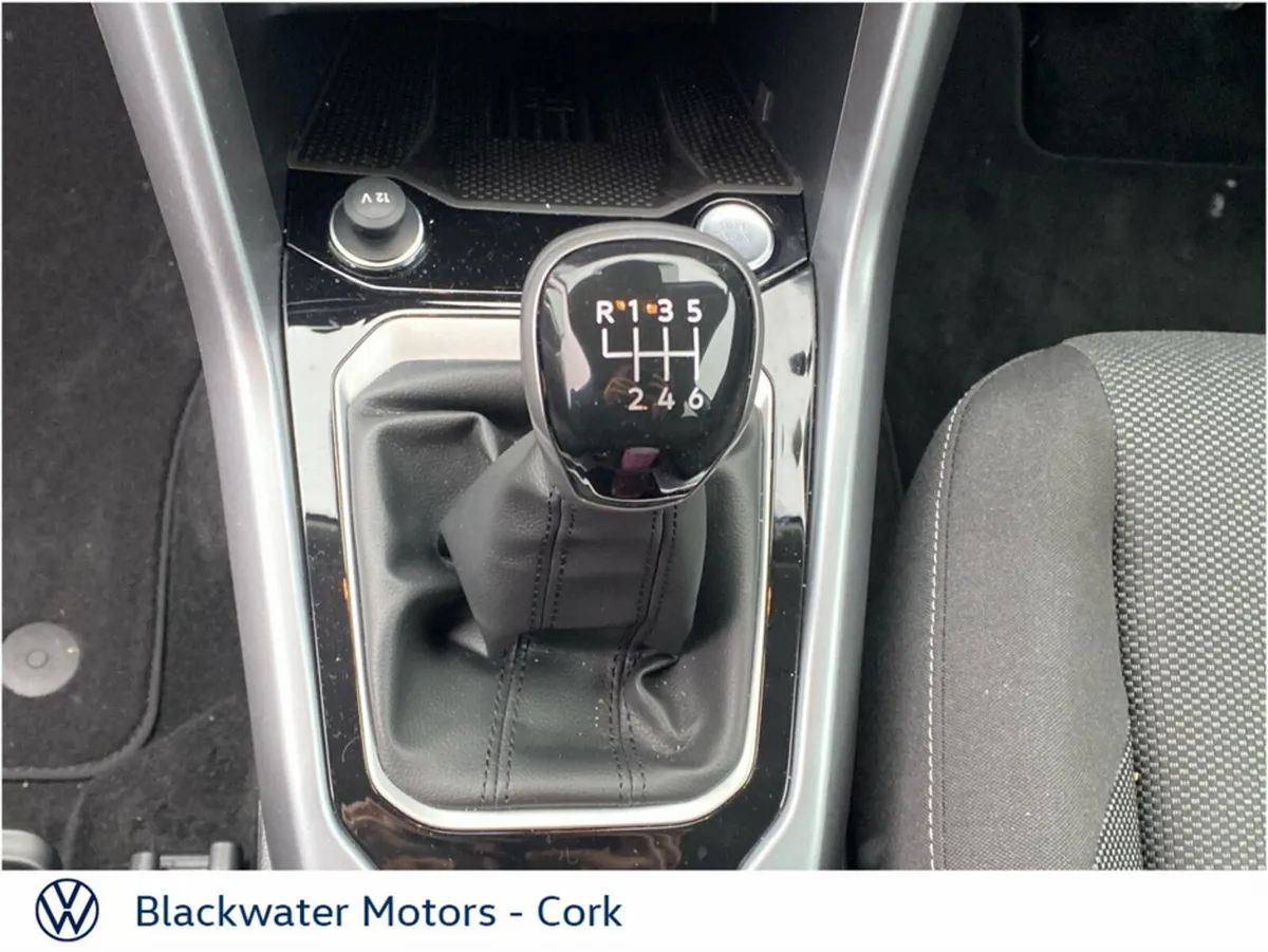 Volkswagen T-Roc Hatchback, Diesel, 2025, White