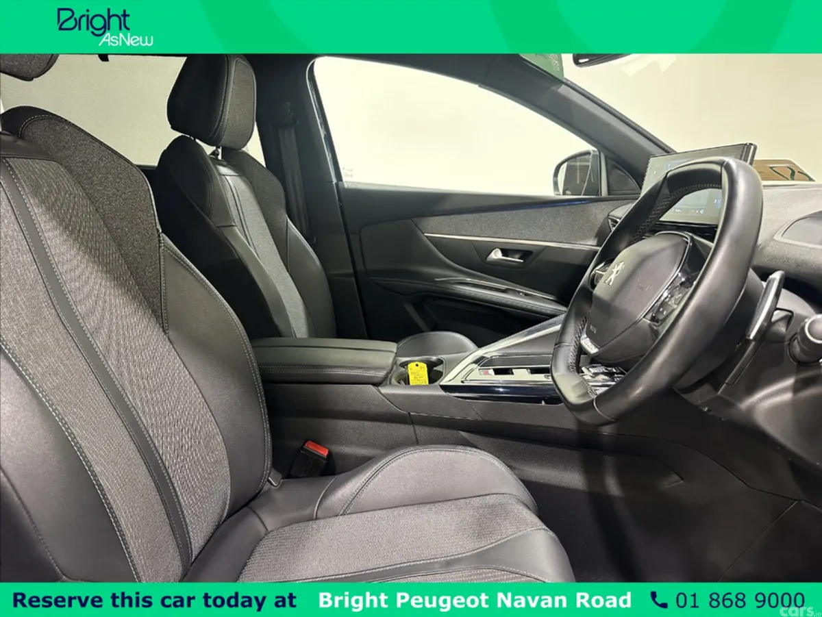 Peugeot 5008 MPV, Diesel, 2023, Blue