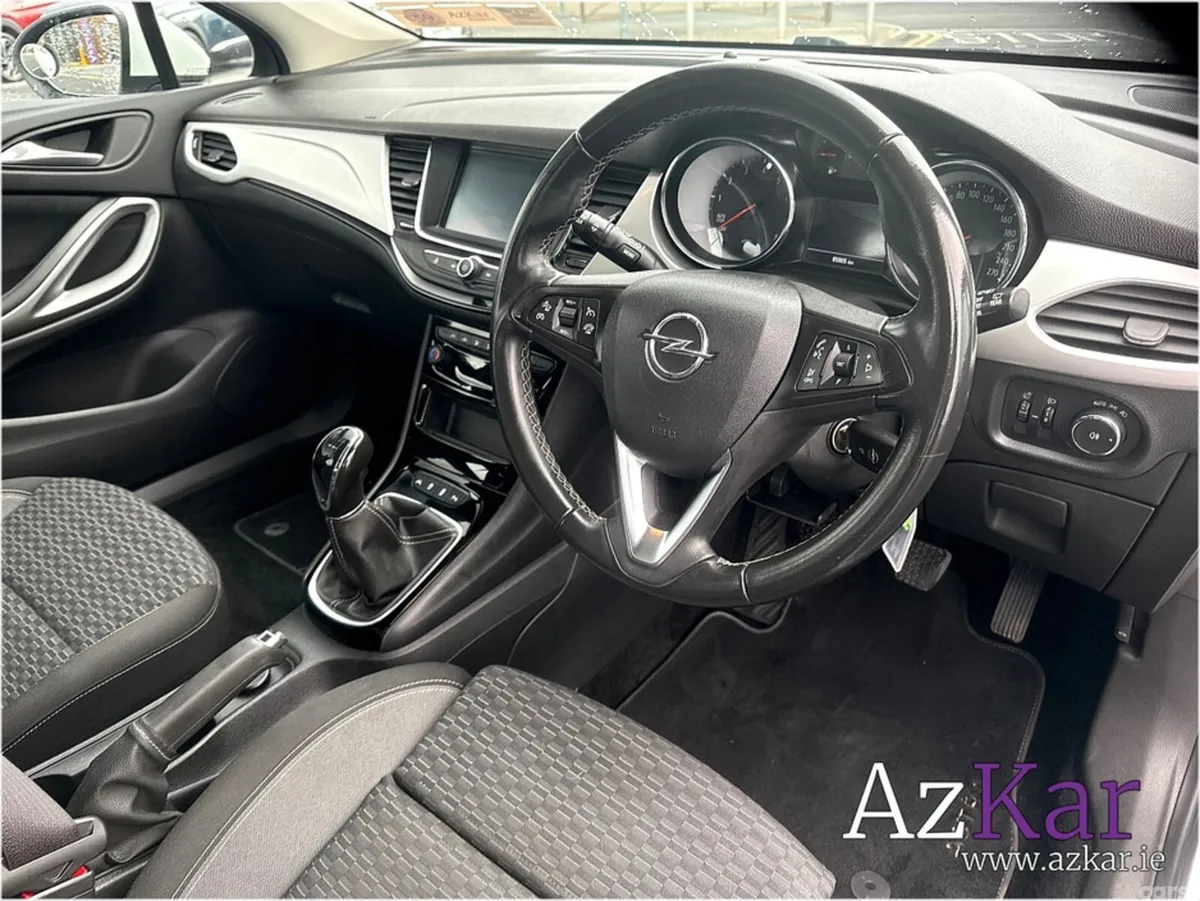 Opel Astra Hatchback, Petrol, 2020, White