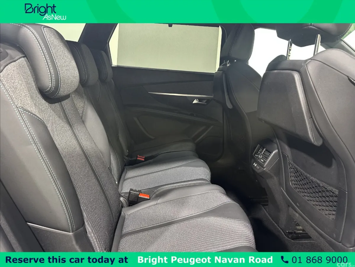 Peugeot 5008 MPV, Diesel, 2023, Blue