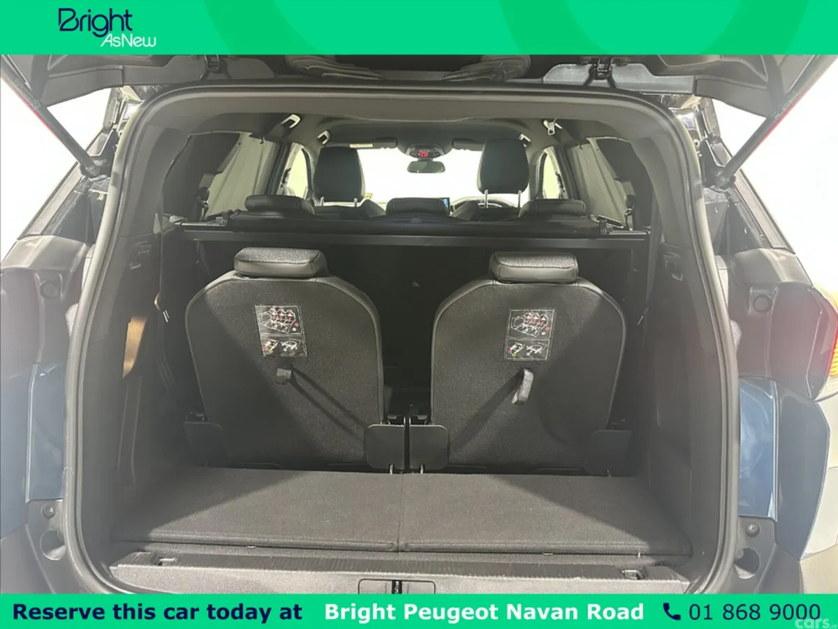 Peugeot 5008 MPV, Diesel, 2023, Blue