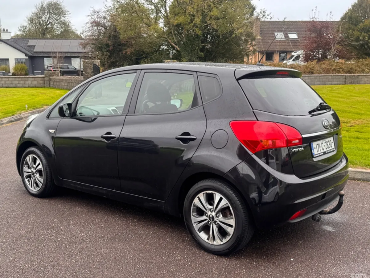 Kia Venga MPV, Diesel, 2017, Black