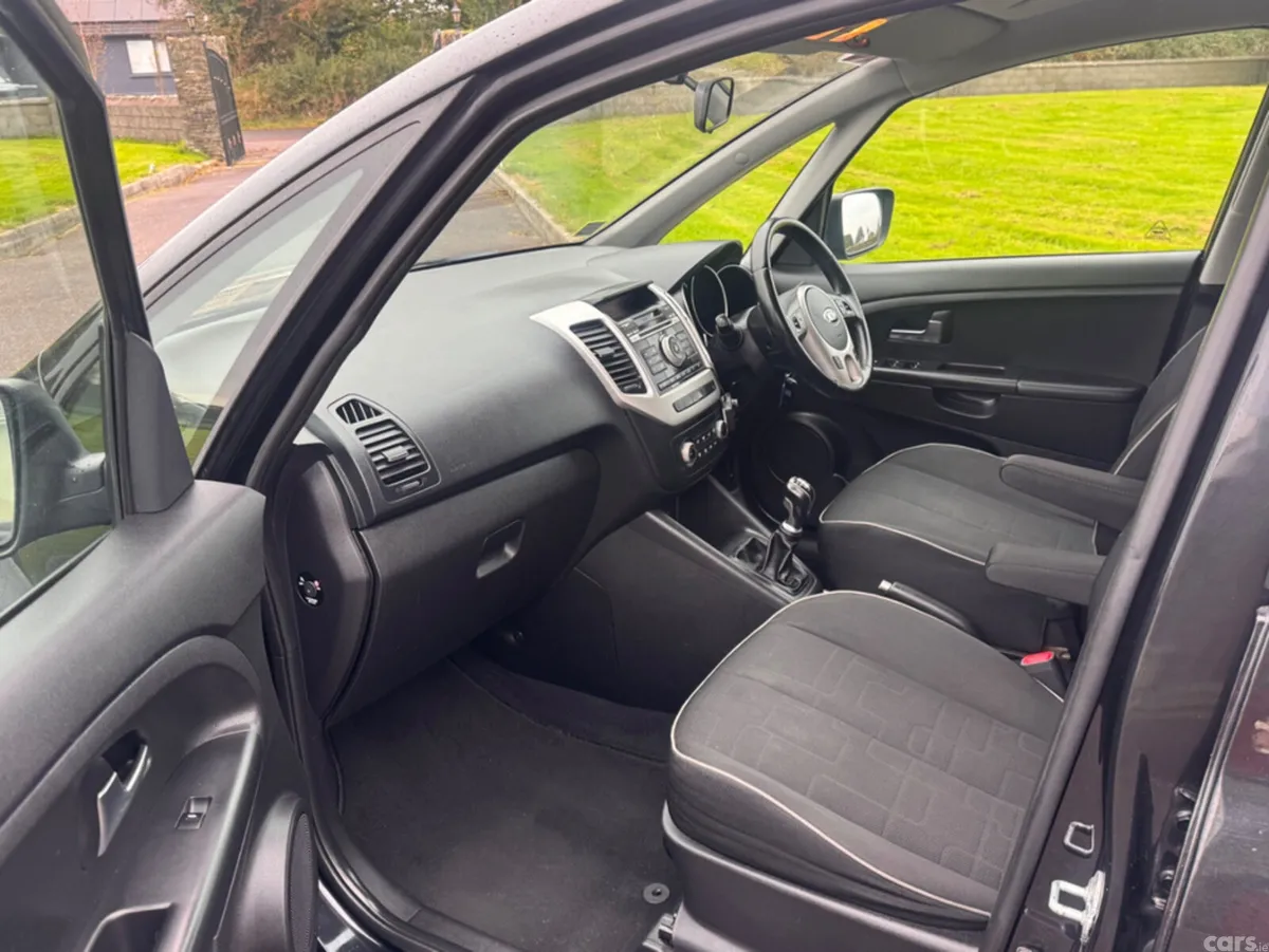 Kia Venga MPV, Diesel, 2017, Black