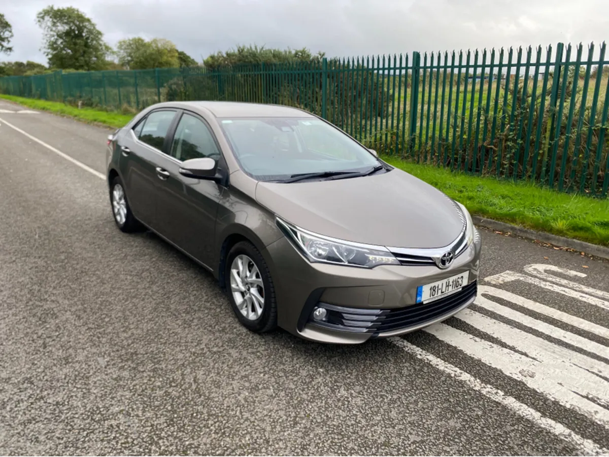 Toyota Corolla Saloon, Diesel, 2018, Grey