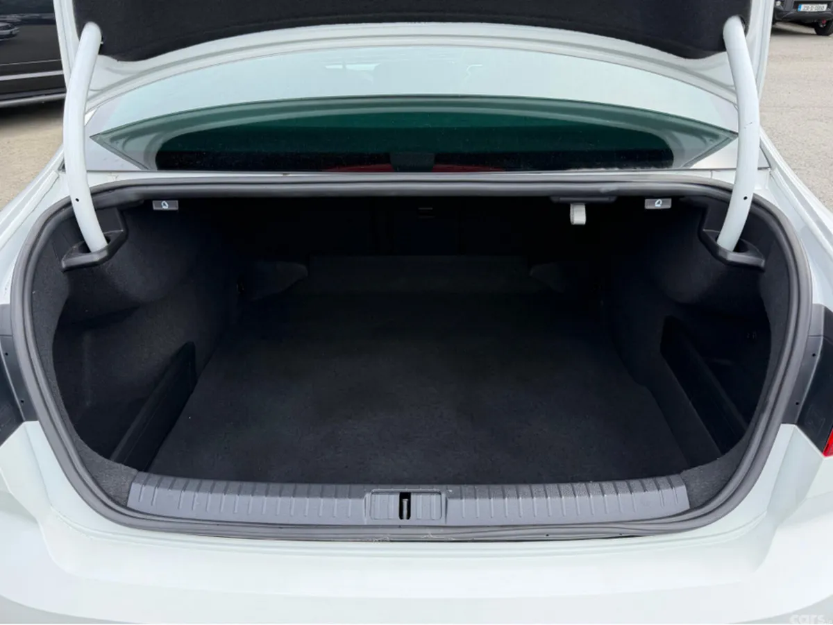 Volkswagen Passat Saloon, Diesel, 2022, White