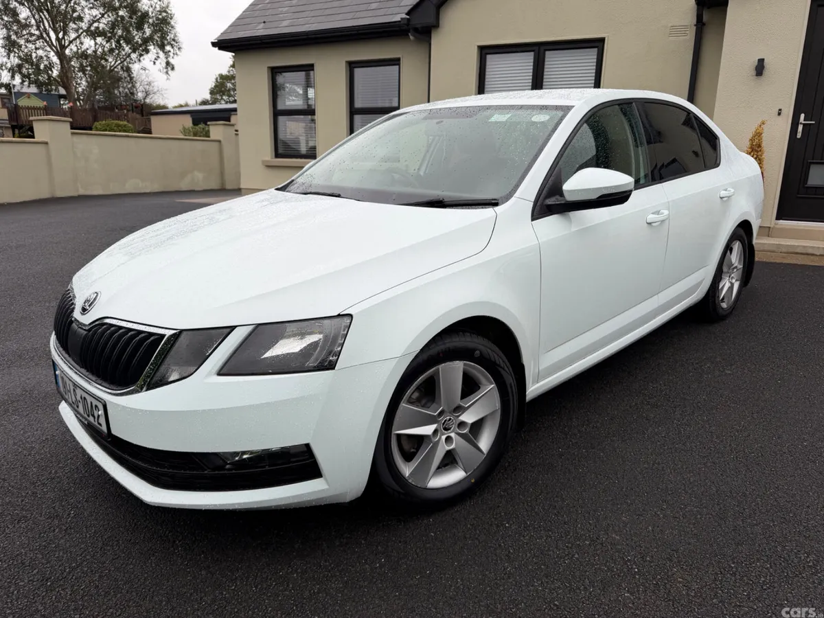Skoda Octavia Saloon, Petrol, 2019, White
