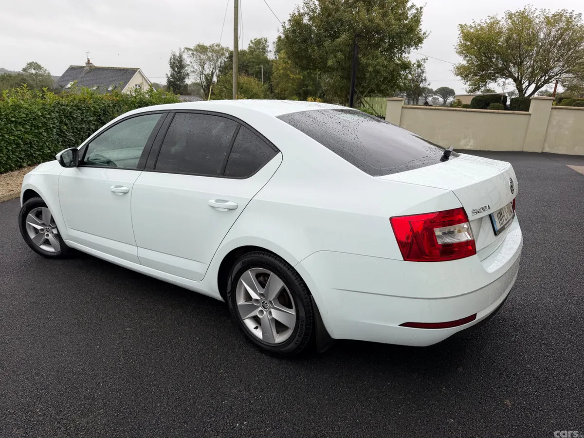 Skoda Octavia Saloon, Petrol, 2019, White