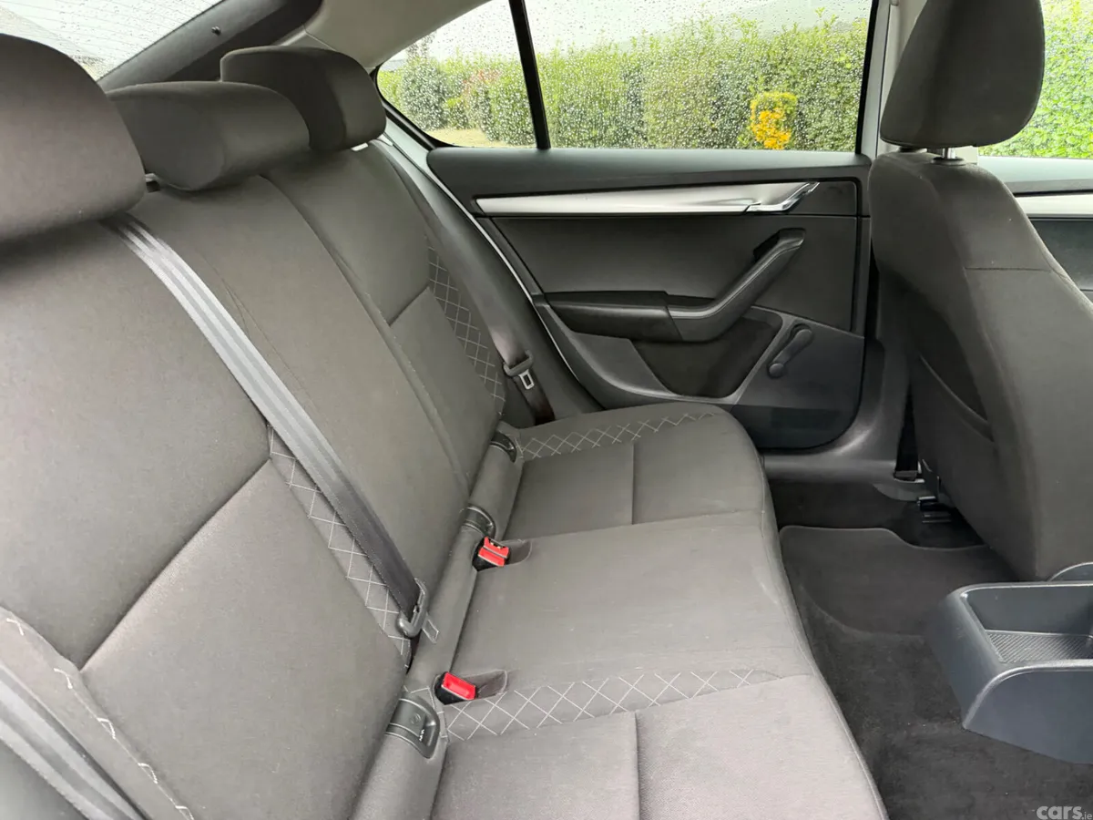 Skoda Octavia Saloon, Petrol, 2019, White