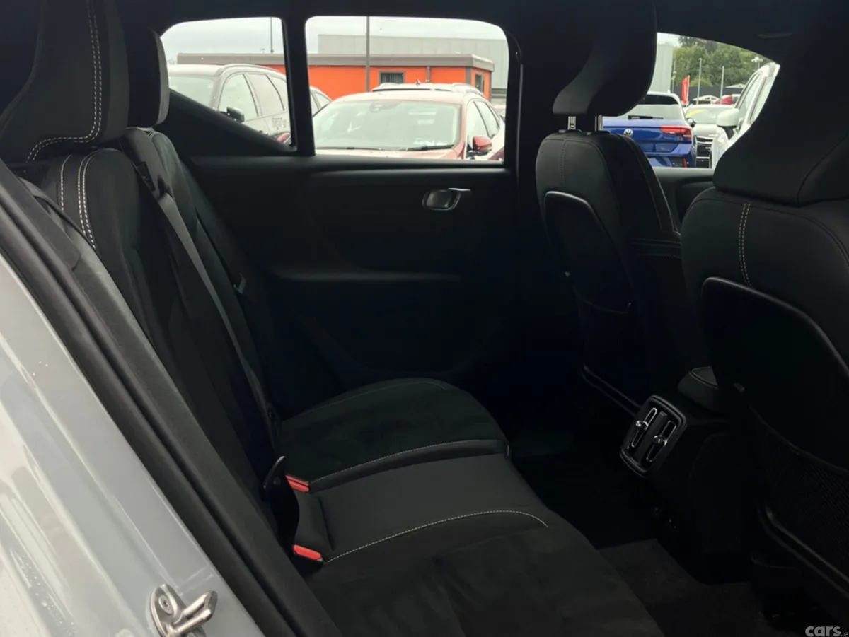 Volvo XC40 SUV, Petrol, 2026, Grey