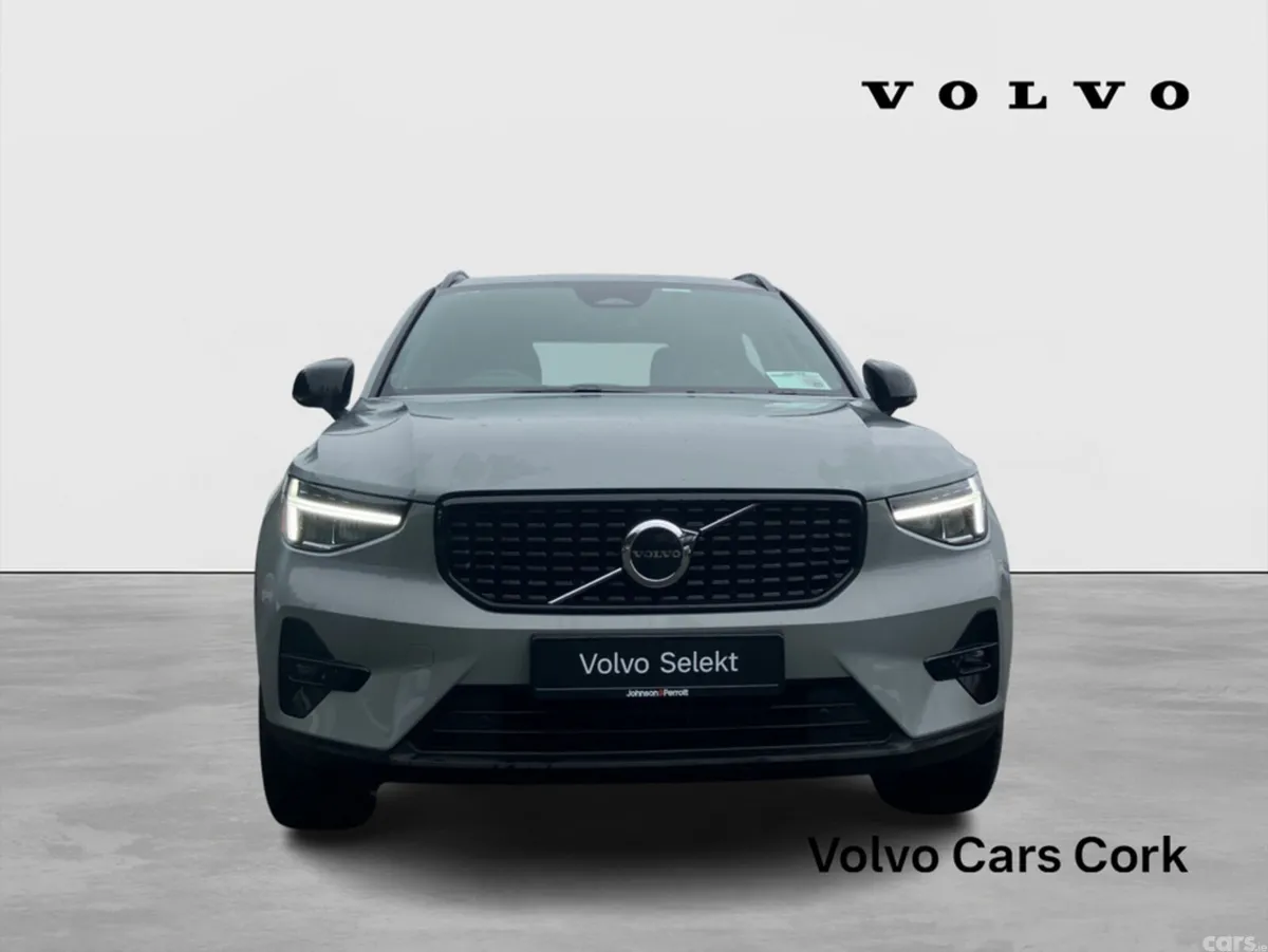 Volvo XC40 SUV, Petrol, 2026, Grey