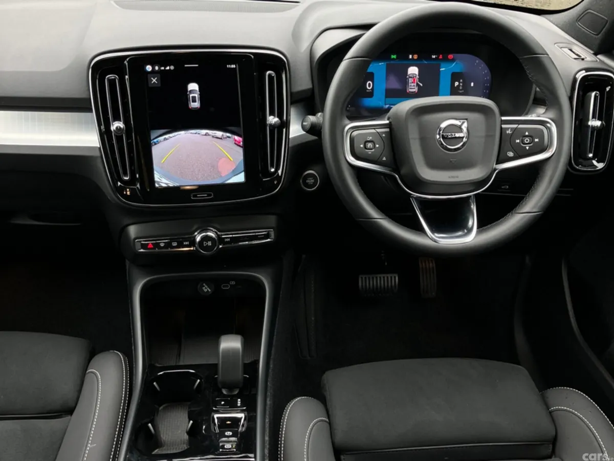 Volvo XC40 SUV, Petrol, 2026, Green