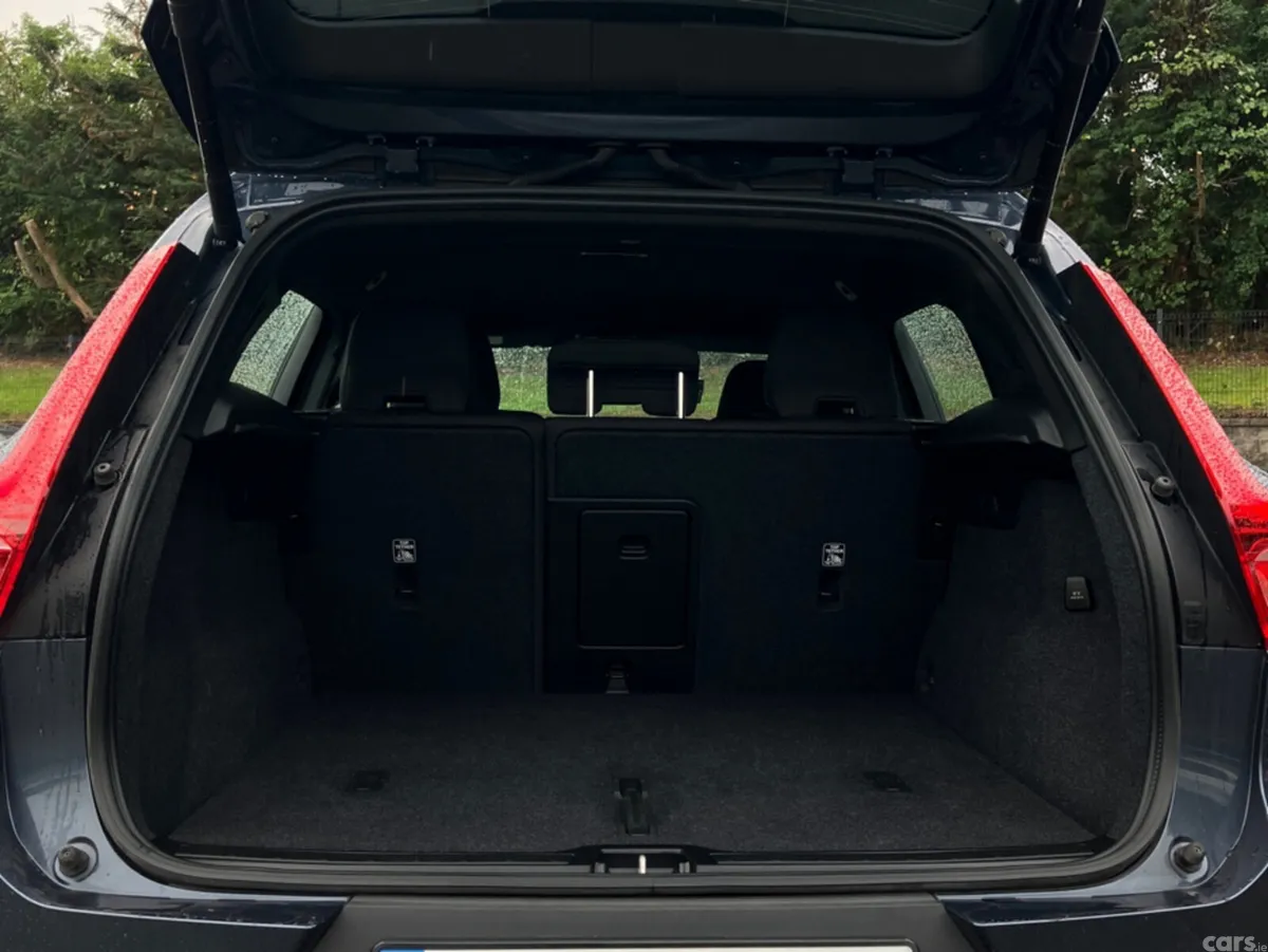 Volvo XC40 SUV, Petrol, 2026, Blue