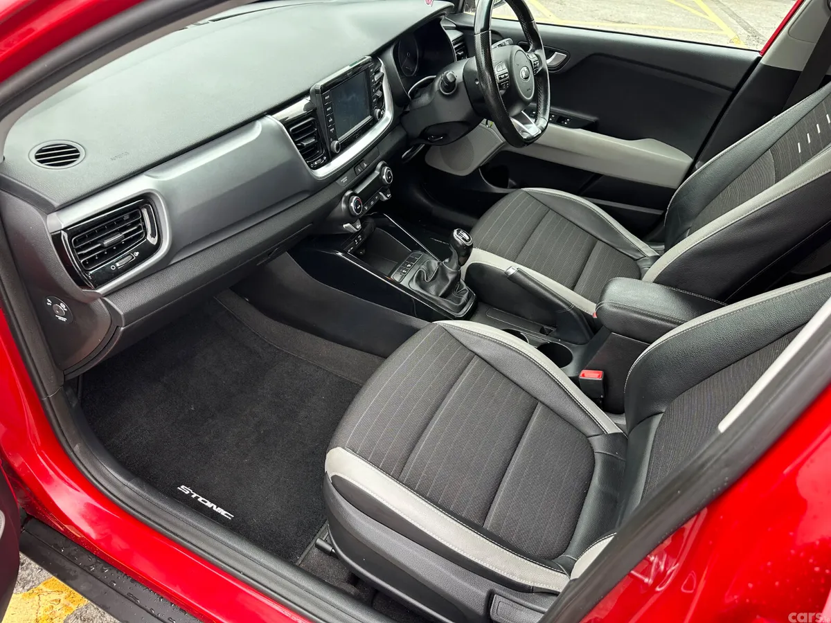 Kia Stonic Hatchback, Petrol, 2021, Red