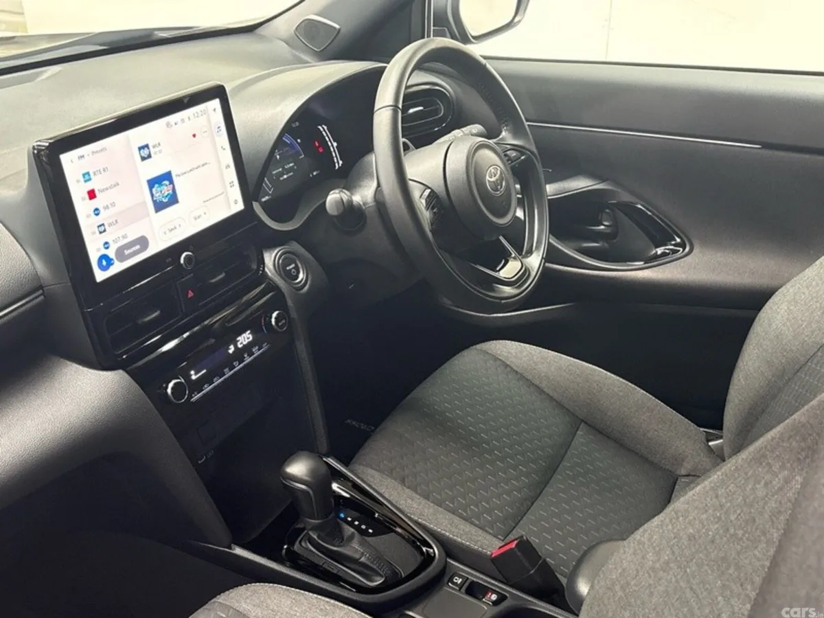 Toyota Yaris Cross Hatchback, Petrol Hybrid, 2026, Black