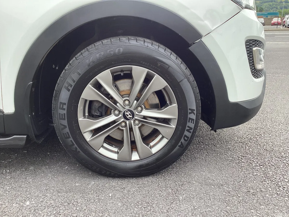 Hyundai Santa Fe SUV, Diesel, 2014, White