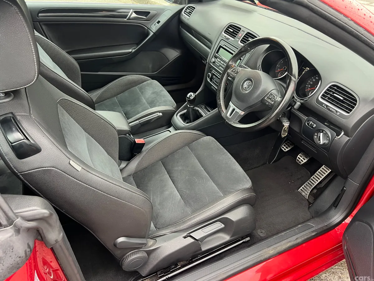 Volkswagen Golf Convertible, Petrol, 2011, Red