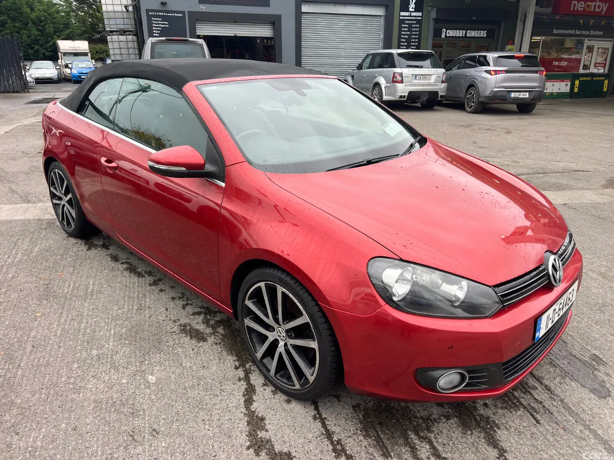 Volkswagen Golf Convertible, Petrol, 2011, Red