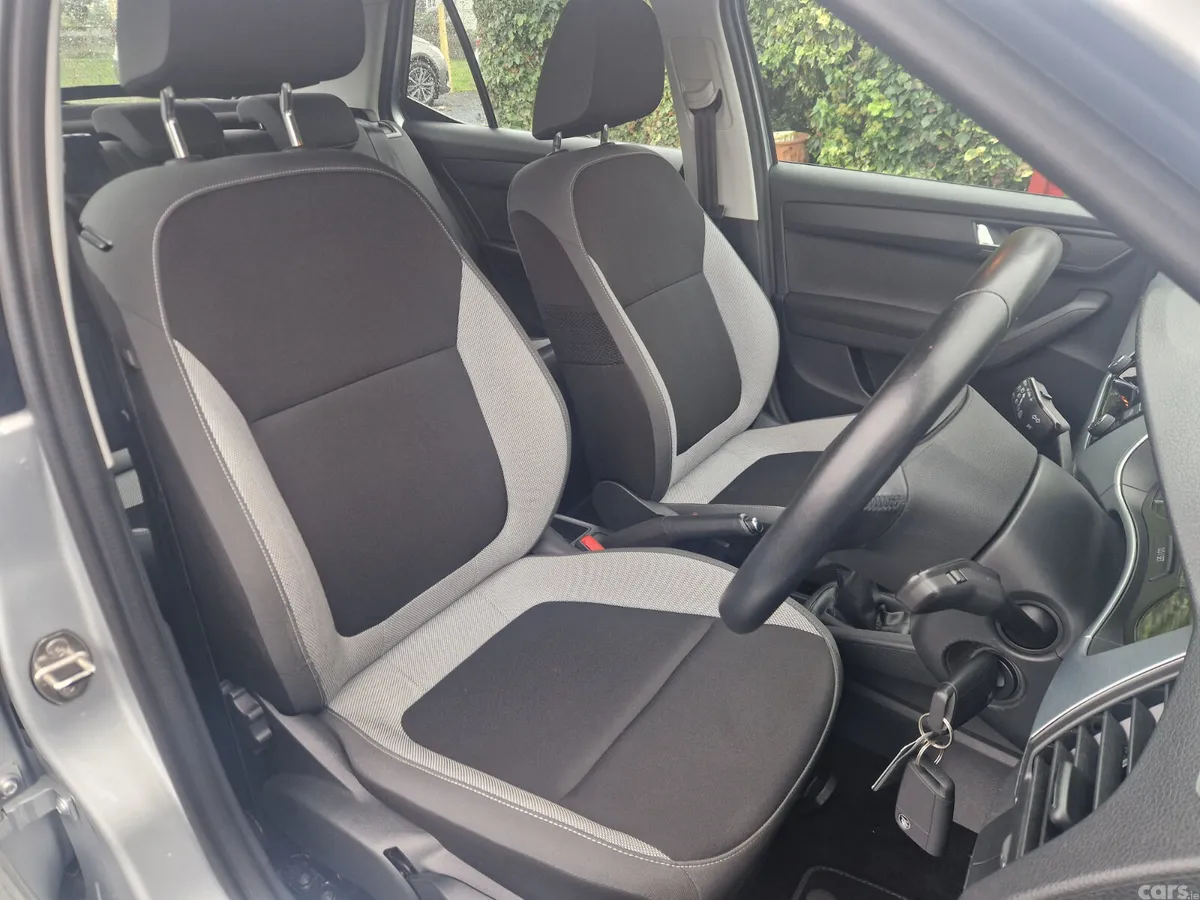Skoda Fabia Hatchback, Petrol, 2017, Grey