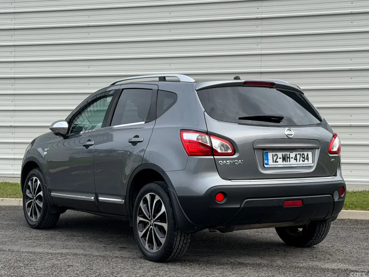 Nissan Qashqai Hatchback, Diesel, 2012, Grey
