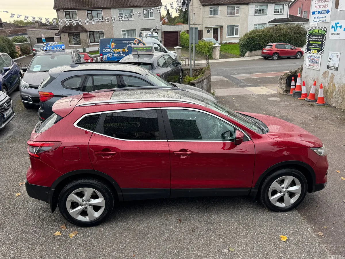 Nissan Qashqai MPV, Diesel, 2018, Red
